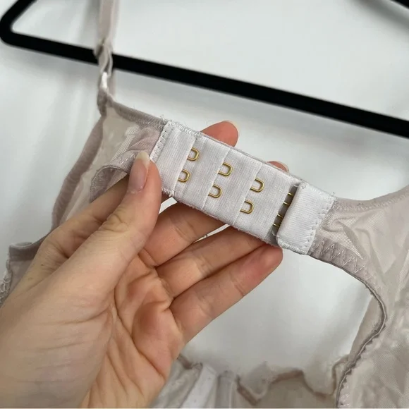 Victoria’s Secret Dream Angels Beaded Lace White Beige Push Up Unlined Bra 34C - Picture 5 of 9